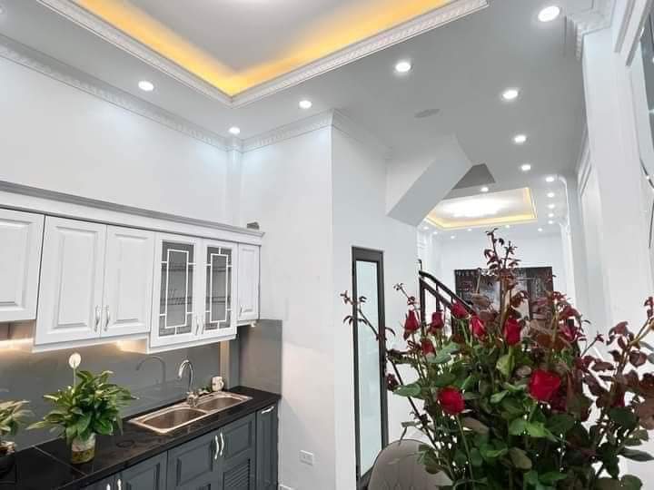 Bán nhà Thái Thịnh 36m² lô góc, chia lô, ngõ thông gần ô tô nhà đẹp 4.5 tỷ 2