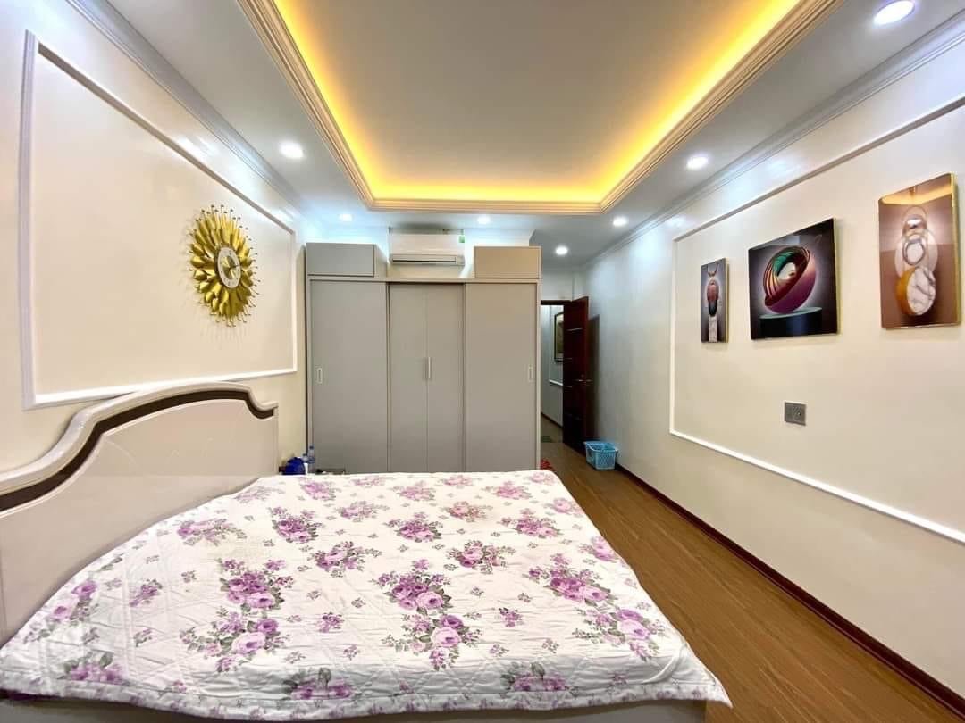 HOT HOT - TRUNG TÂM CẦU GIẤY - CÁCH 1 NHÀ RA PHỐ - VỊ TRÍ ĐẸP - GIÁ CHỈ HƠN 4 TỶ 3