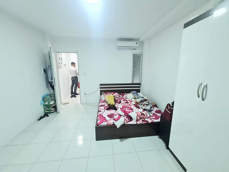 Bán nhà 61m2 Mặt phố Yên Hoa, View Hồ Tây Gara Ô tô tránh Thang máy Nhập Kinh doanh đắc địa 22.2 Tỷ