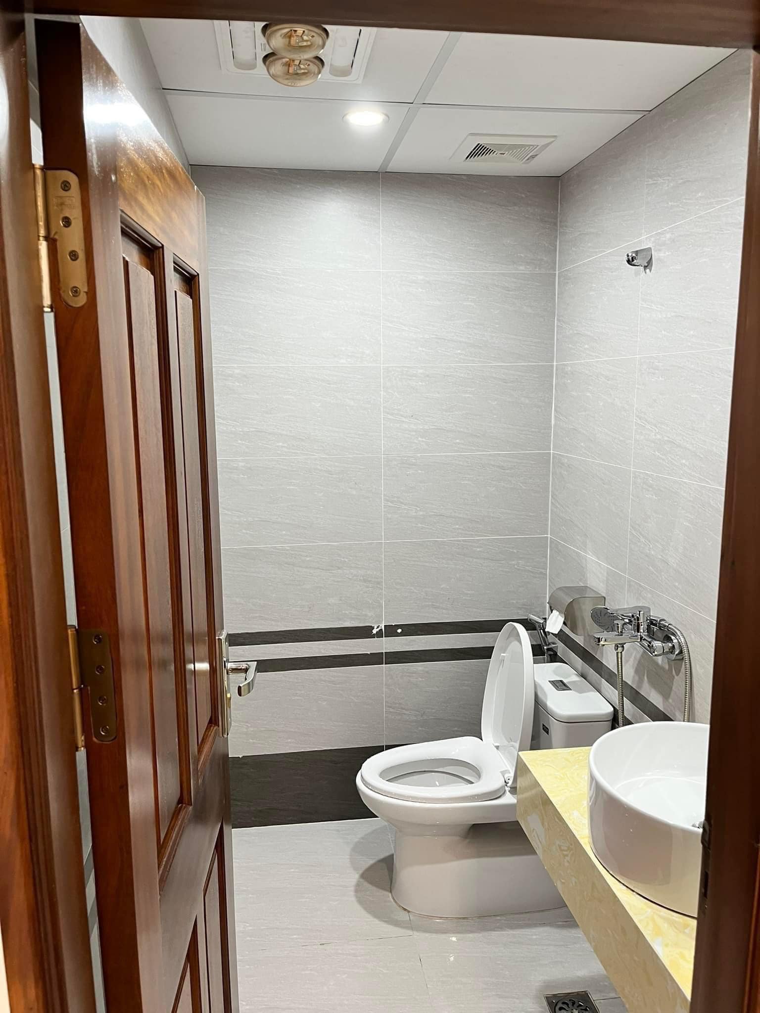 Bán Căn Hộ A1.3 Hoàng Quốc Việt ( Tập Thể Quân Đội) 80m2 4