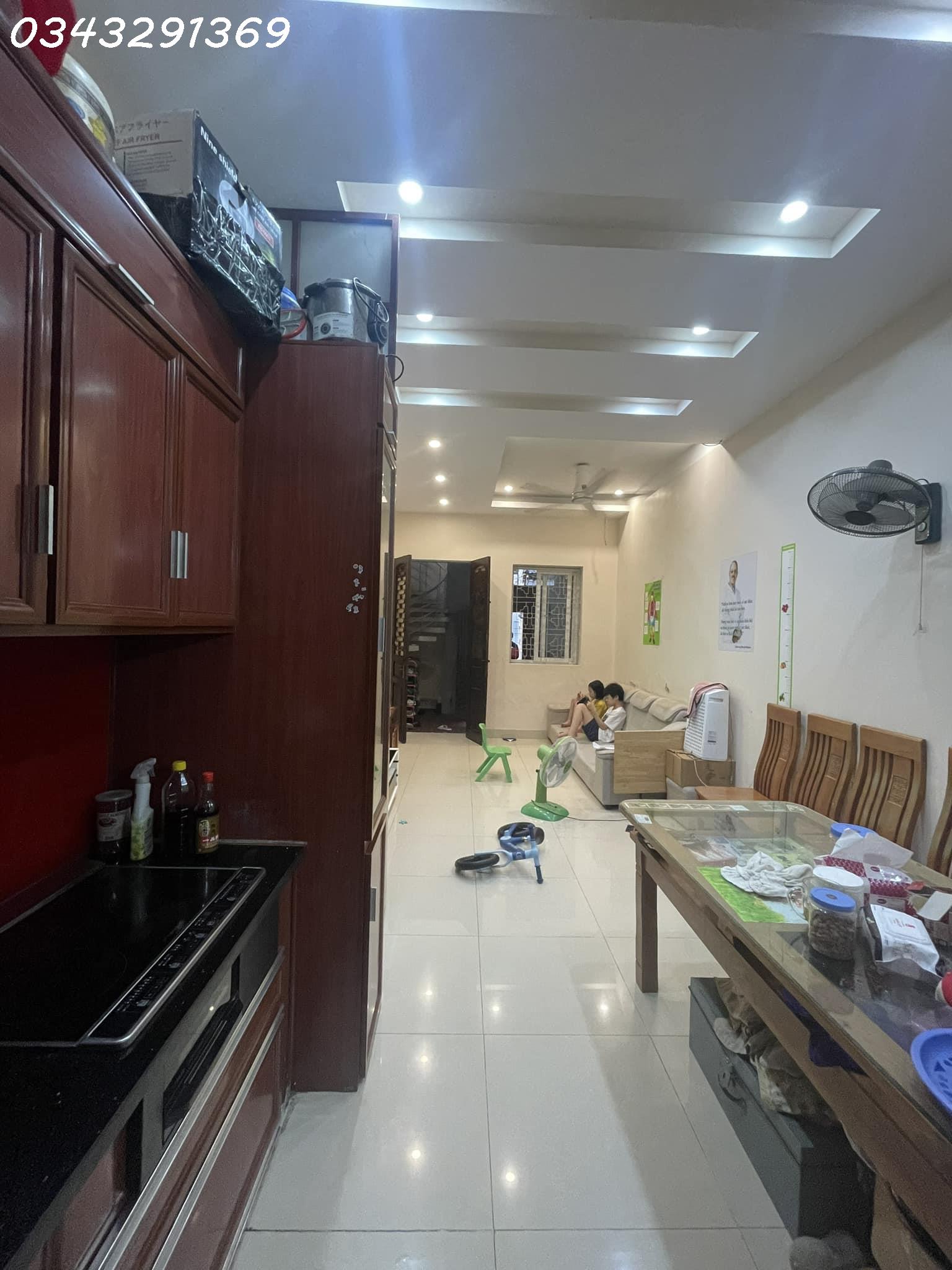 294 Đội Cấn, nhà 40m2 nhỉnh 3 tỷ, trung tâm Ba Đình ở luôn. 2