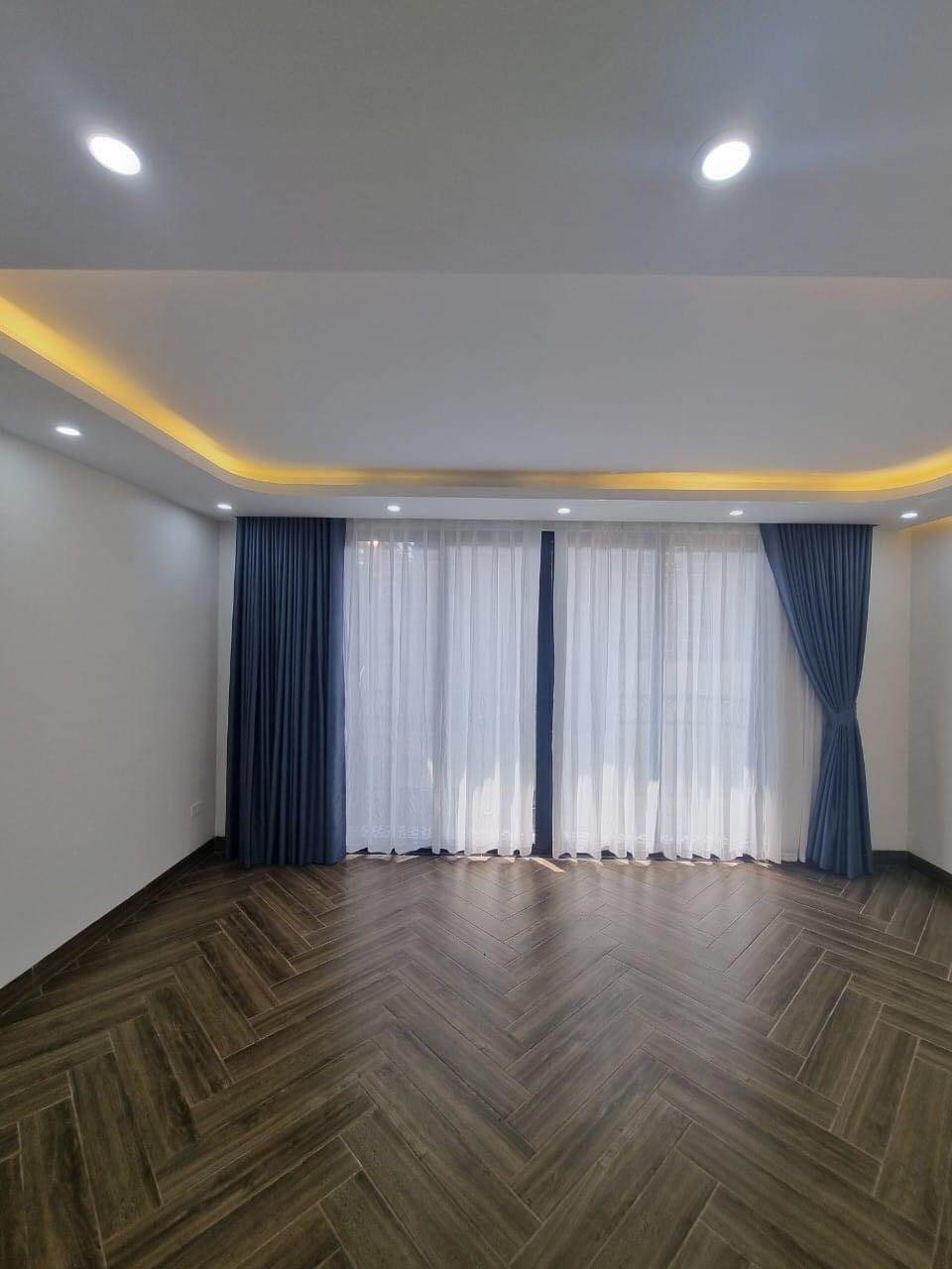 BÁN NHÀ PHỐ KIM HOA, 45M2 - 7 TẦNG - 4 NGỦ, NHÀ MỚI, THANG MÁY, VIEW HỒ BA MẪU, NHỈNH 8 TỶ 5