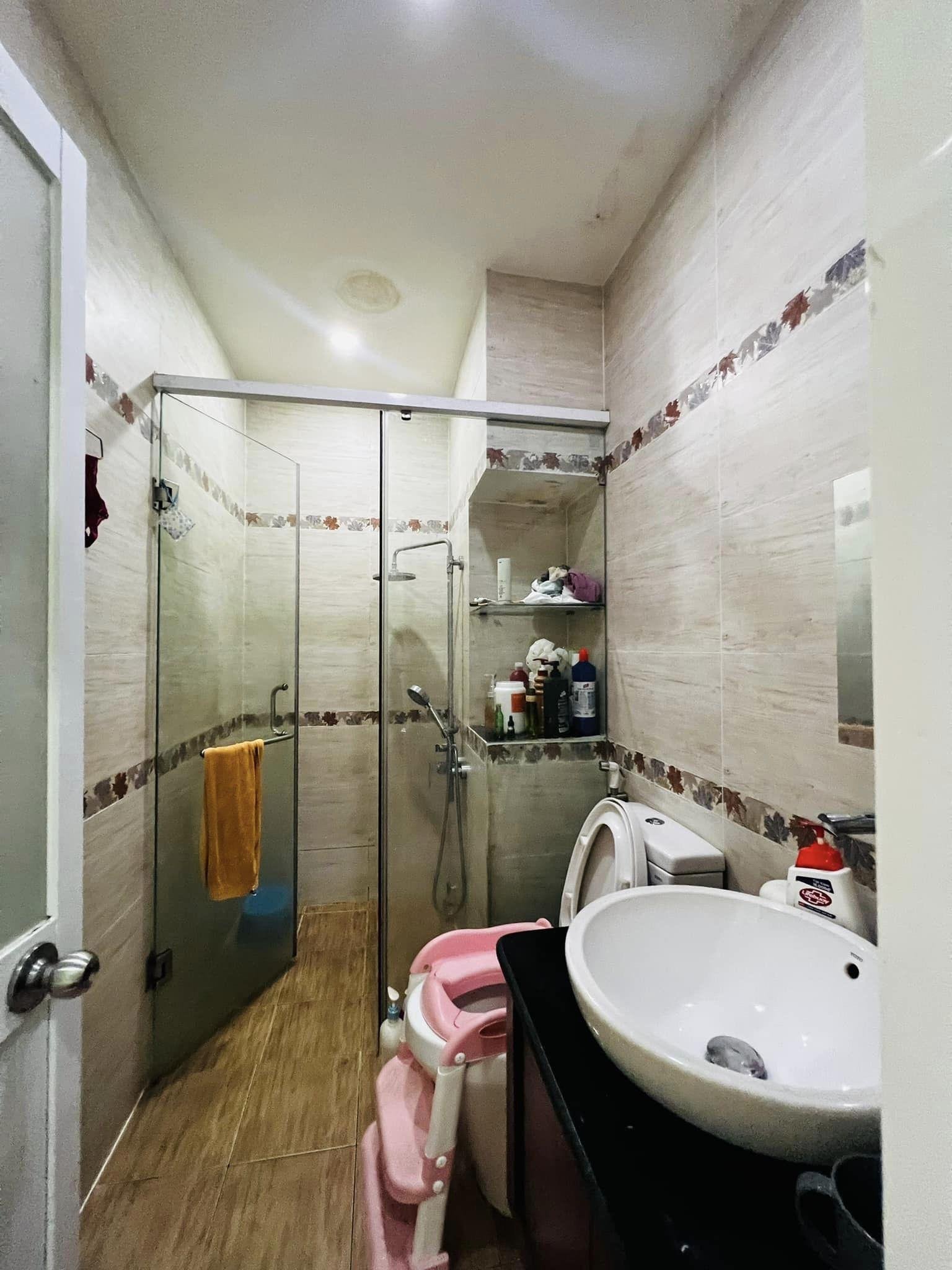 Bán nhà Đường Bùi Đình Tuý P.24 Q.Bình Thạnh DT 60 m2 (4x15m 5Tầng) hiếm Chỉ 6,6 Tỷ vào ở ngay 5