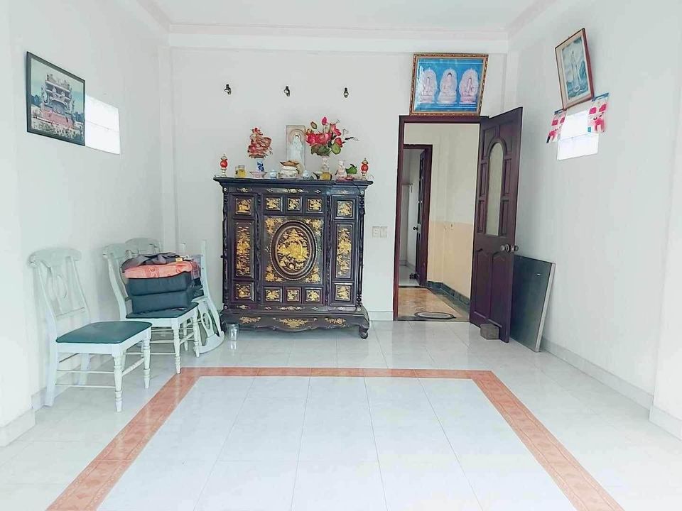 Bán nhà HXH ra Lê Hồng Phong, Quận 10, 4.4x14, 4 tầng, 5PN, giá rẻ 1