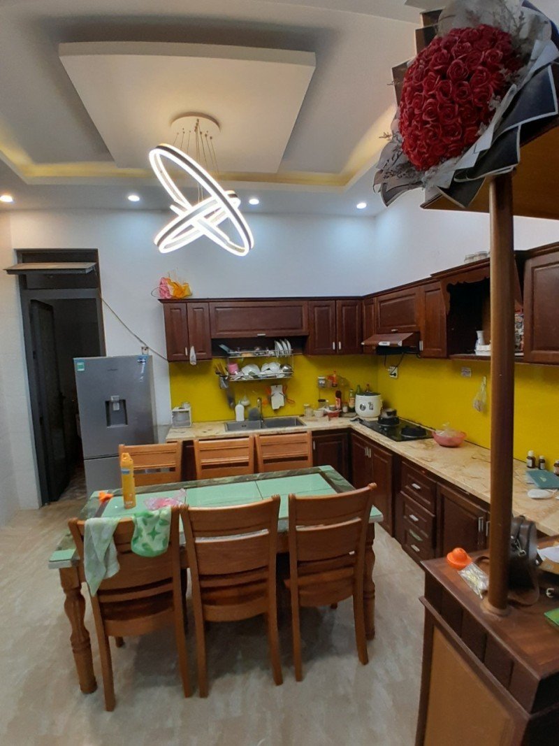 Villa Âu Cơ chợ Hoà Khánh, Ô tô đậu trong sân, 115m2, 2 tầng, ngang 7, nhỉnh 3 tỷ 2