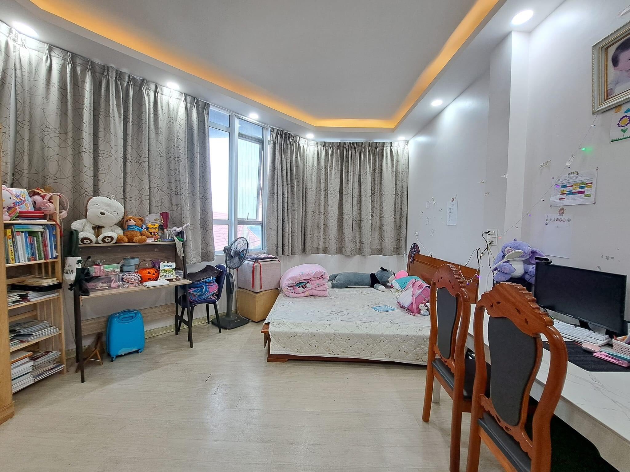 Lê Thanh Nghị,Trung tâm Hai Bà Trưng, 48m2, 5T, lô góc, ba gác tránh, nhà cần bán ngay 3