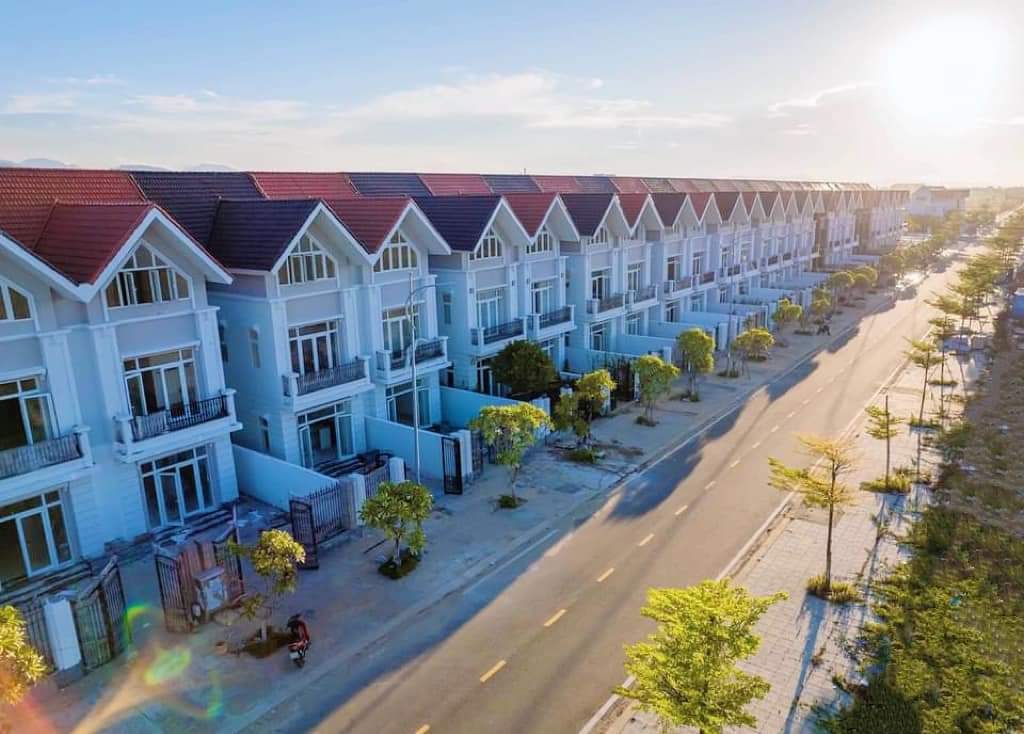 Vịnh An Hoà City - Sụp hầm lô góc ngoại giao 225m2 đường thông dài, sạch đẹp, cạnh Biệt Thự - sổ đỏ 3