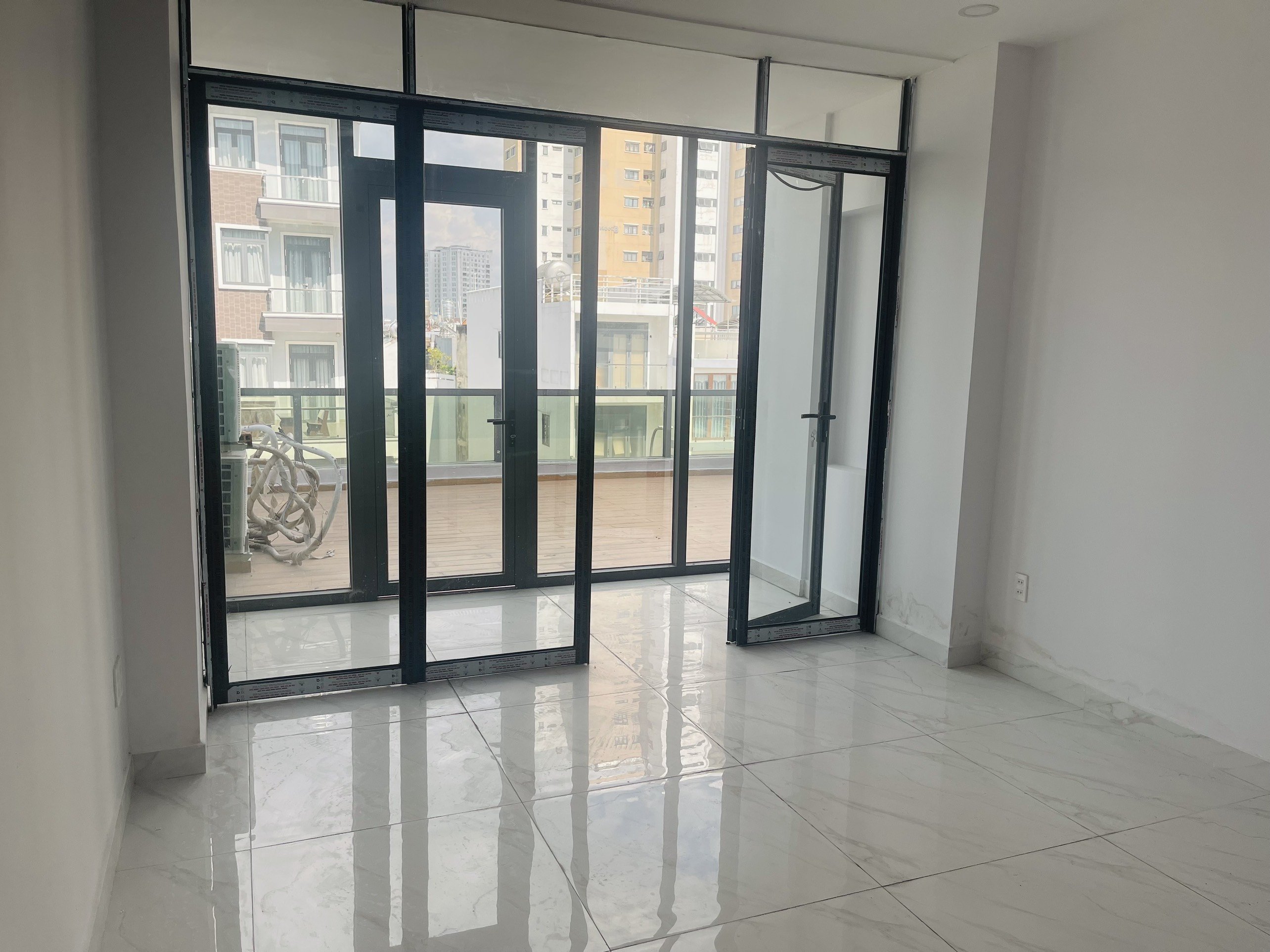 Cho thuê Văn phòng đường Lạc Long Quân, Phường 10, Diện tích 405m², Giá 160.000.000 Triệu/tháng 4