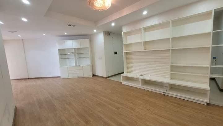 Hàng Hiếm! Nhà đẹp 24T1 hoàng Đạo thúy  122m2 -3Pn - BC Đn - 4,4 tỷ 0968396062 5