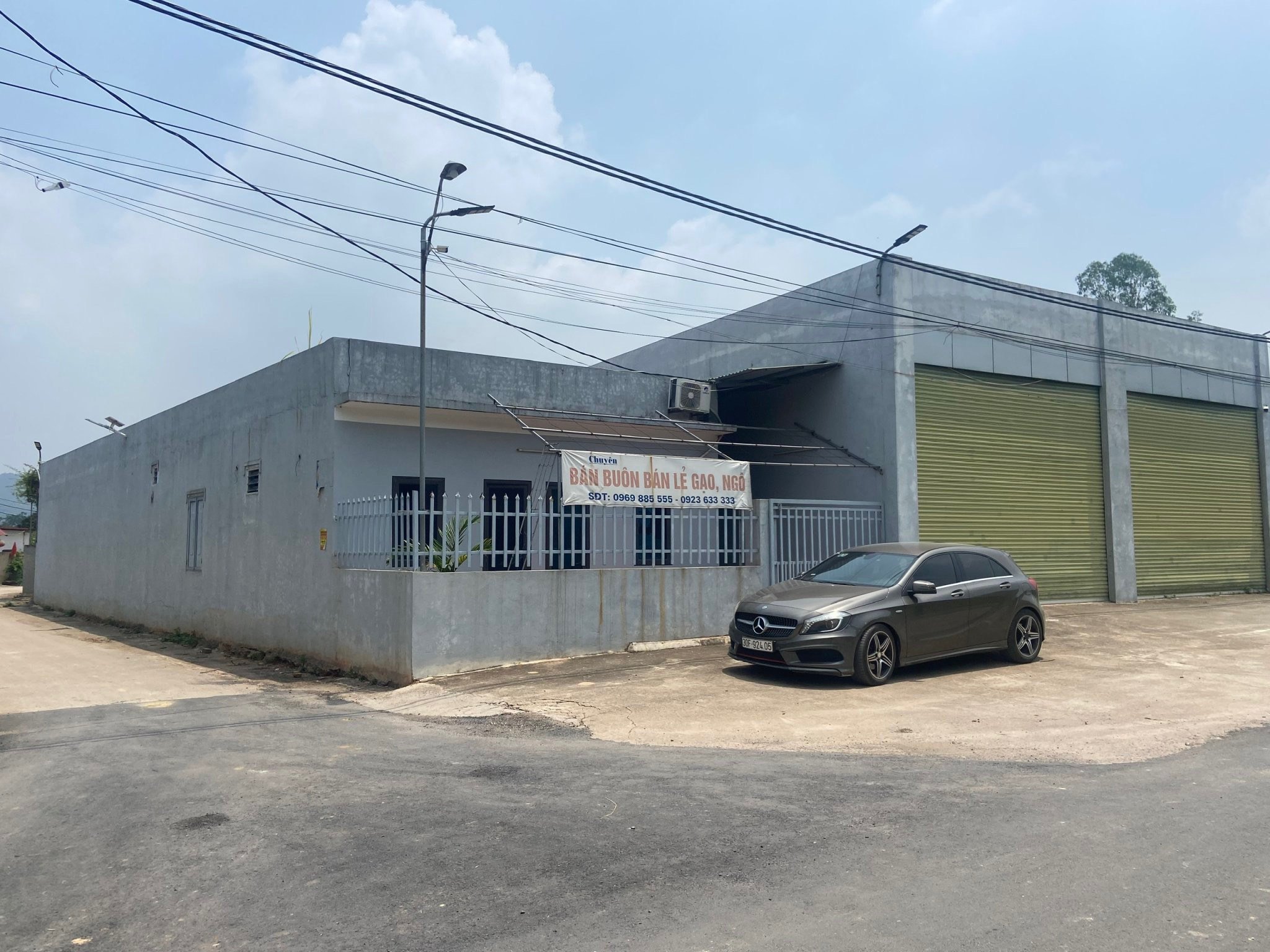 Chính chủ bán gấp 1293m2 lô góc hai mặt tiền có sẵn kho xưởng tại Minh Phú Sóc Sơn đường container 1