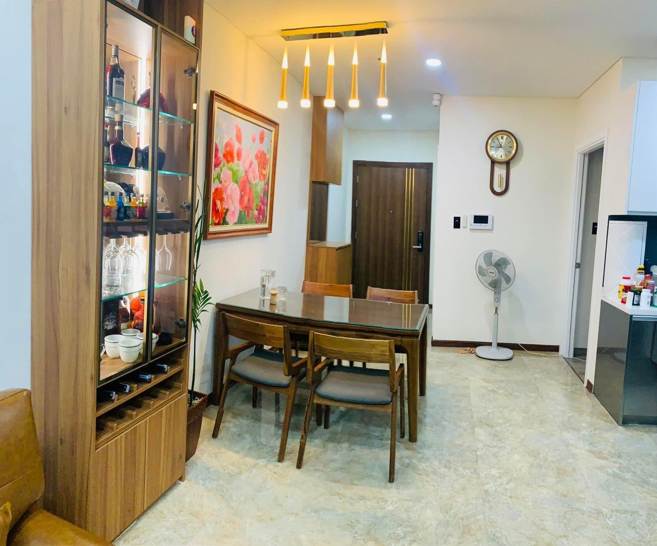 Monarchy apartment for rent with 2 bedrooms cheap price !!! 1