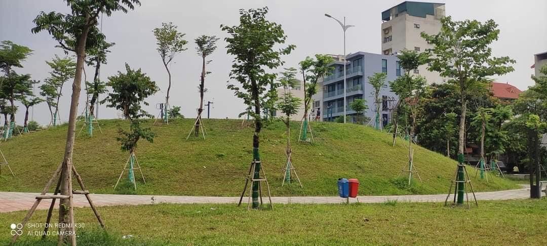 Bán đất khu TĐC Ngọc Thuỵ - Long Biên 2 mặt đường, cạnh công viên, 32m2, giá 124tr/m2 1