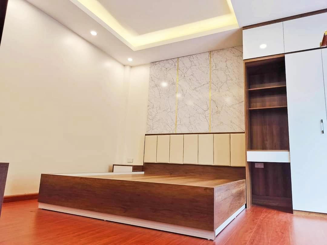 Có 1 không 2 ! Xuân La, 5 Tầng mới, 40m2, nội thất tiền tỷ, sổ riêng, gần hồ, chỉ nhỉnh 4 tỷ