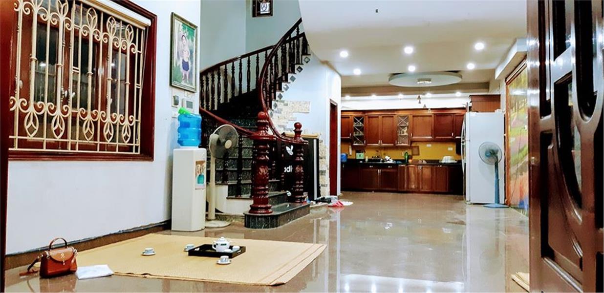 Bán nhà 75m2 5tầng MT 4m chỉ hơn 9tỷ phố Hoàng Quốc Việt Cầu Giấy