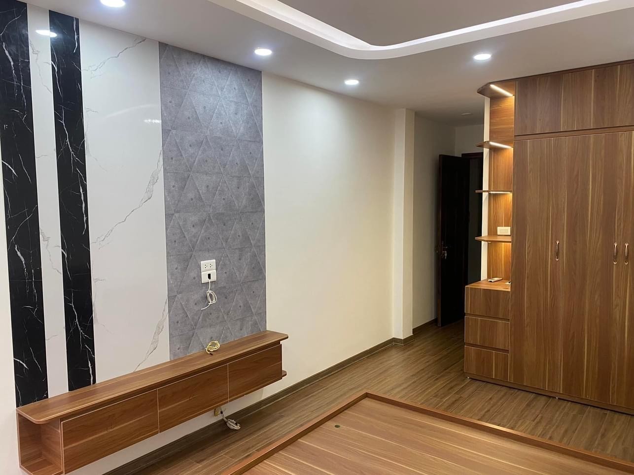 Bán Nhà Huỳnh Cung, 40m2, 5 tầng, Ôtô đỗ cửa, Chỉ Nhỉnh 4 tỷ, LH 0904690958 4