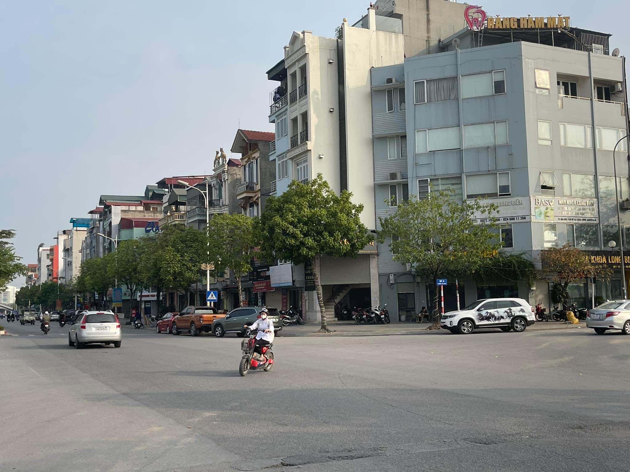 bán nhà mặt phố Nguyễn Văn Cừ, 75m x 8 tầng, thang máy, dòng tiền 850tr/năm 2