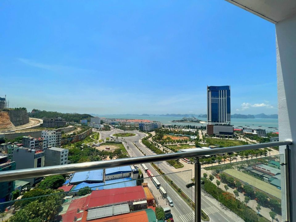 Bán chung cư 2PN 68m2 View Biển Toà Newlife mặt Đường Hoàng Quốc Việt, trung tâm Bãi Cháy, Hạ Long