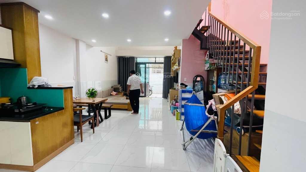 Bán nhà 2 tầng cực đẹp, ngay trung tâm Phước Long B, 48.8m2, giá 4.65 tỷ 2