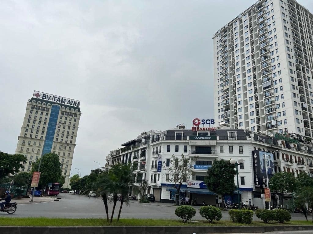 bán nhà mặt phố Ngọc Lâm, 250m, mặt tiền 7m, gần CA phường, cách cầu Chương Dương 500m