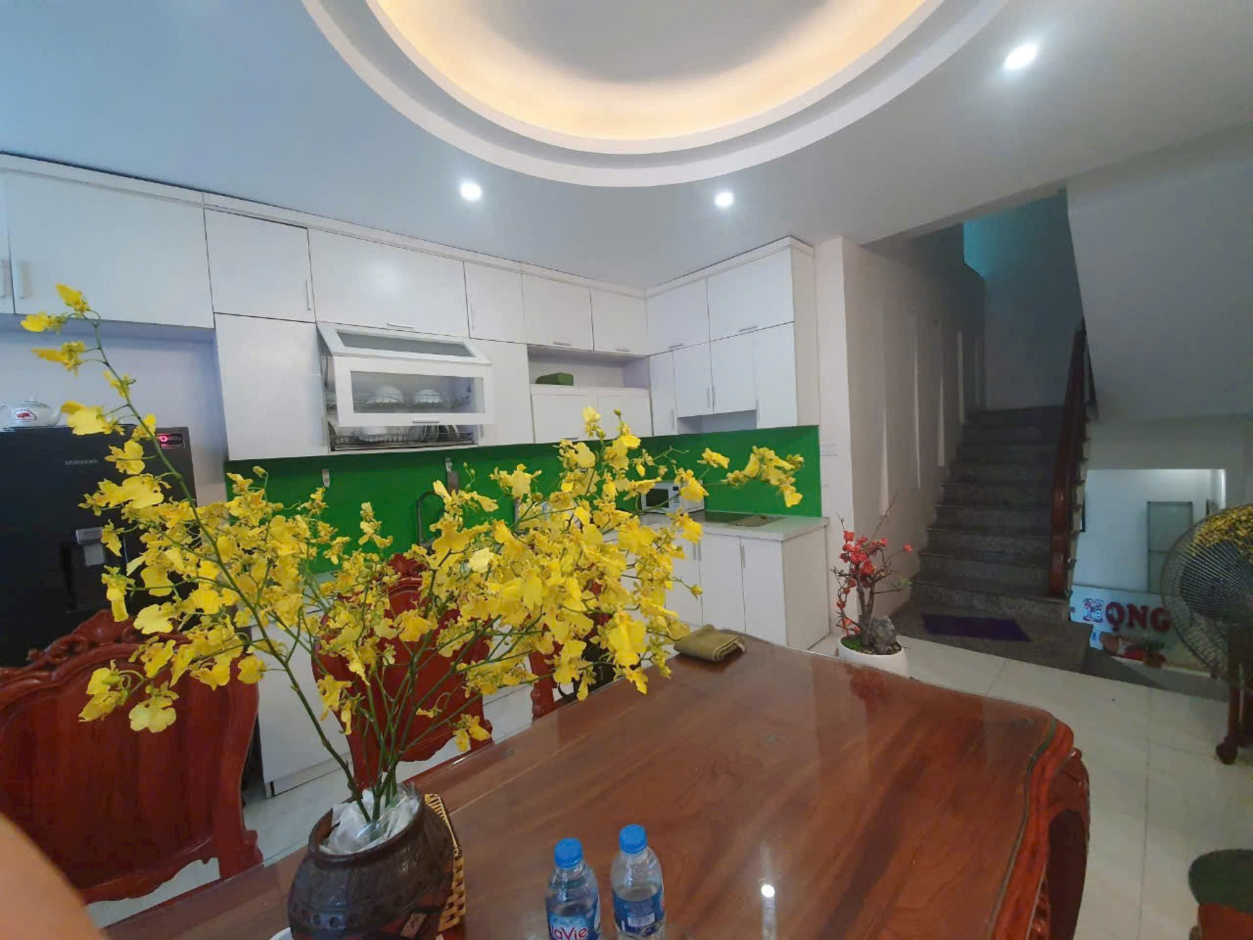 Cho thuê nhà ngõ ô tô Nguyễn Khang - Cầu Giấy 50m x 4T giá 18tr, CHDV, homestay 2