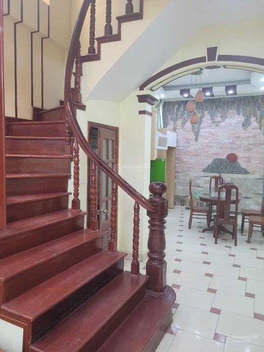 Cho thuê nhà ngõ ô tô Nguyễn Khang - Cầu Giấy 50m x 4T giá 18tr, CHDV, homestay 4