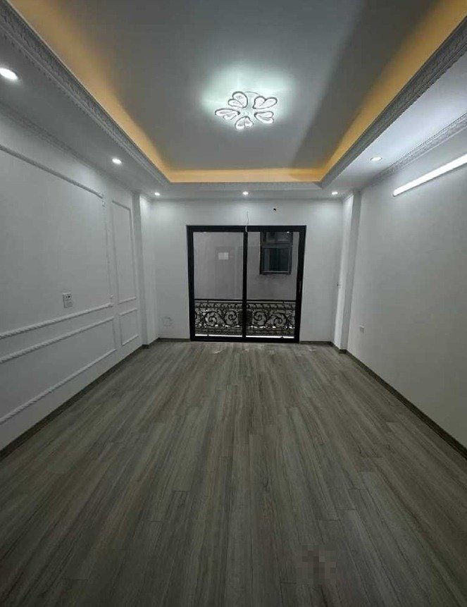 Bán nhà Hồng Tiến - 68m2 - 5T - 10,3 tỷ - nhà đẹp ,thang máy, ngõ ô tô thông 3