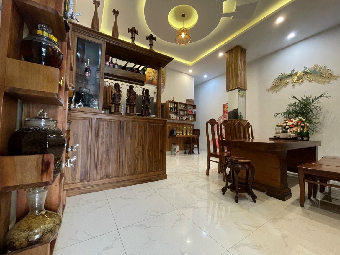 Cần bán Homestay - Khách Sạn đường Diên Hồng, Phường Ngô Mây, Diện tích 114m², Giá 13 Tỷ 8