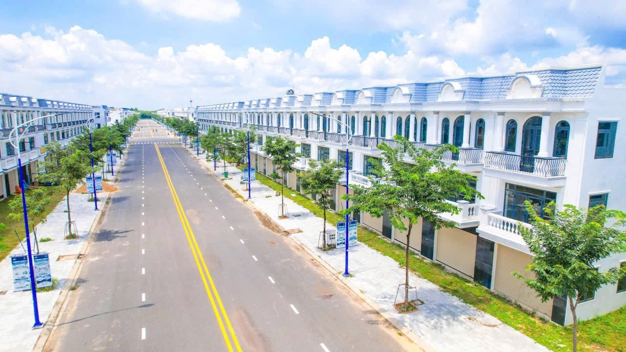 Bán Nhanh lô đất100m2 Full thổ cư,Ngộp Bank,KĐT Thăng Long,Bàu Bàng 1