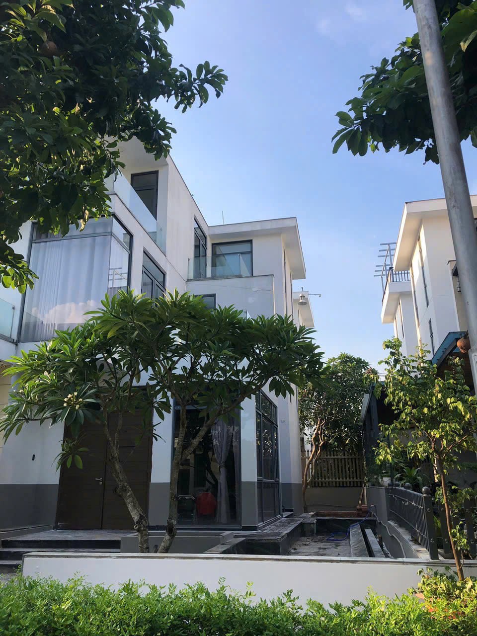 Cho thuê Nhà mặt tiền dự án Lucasta Villa, Diện tích 300m², Giá 30 Triệu/tháng