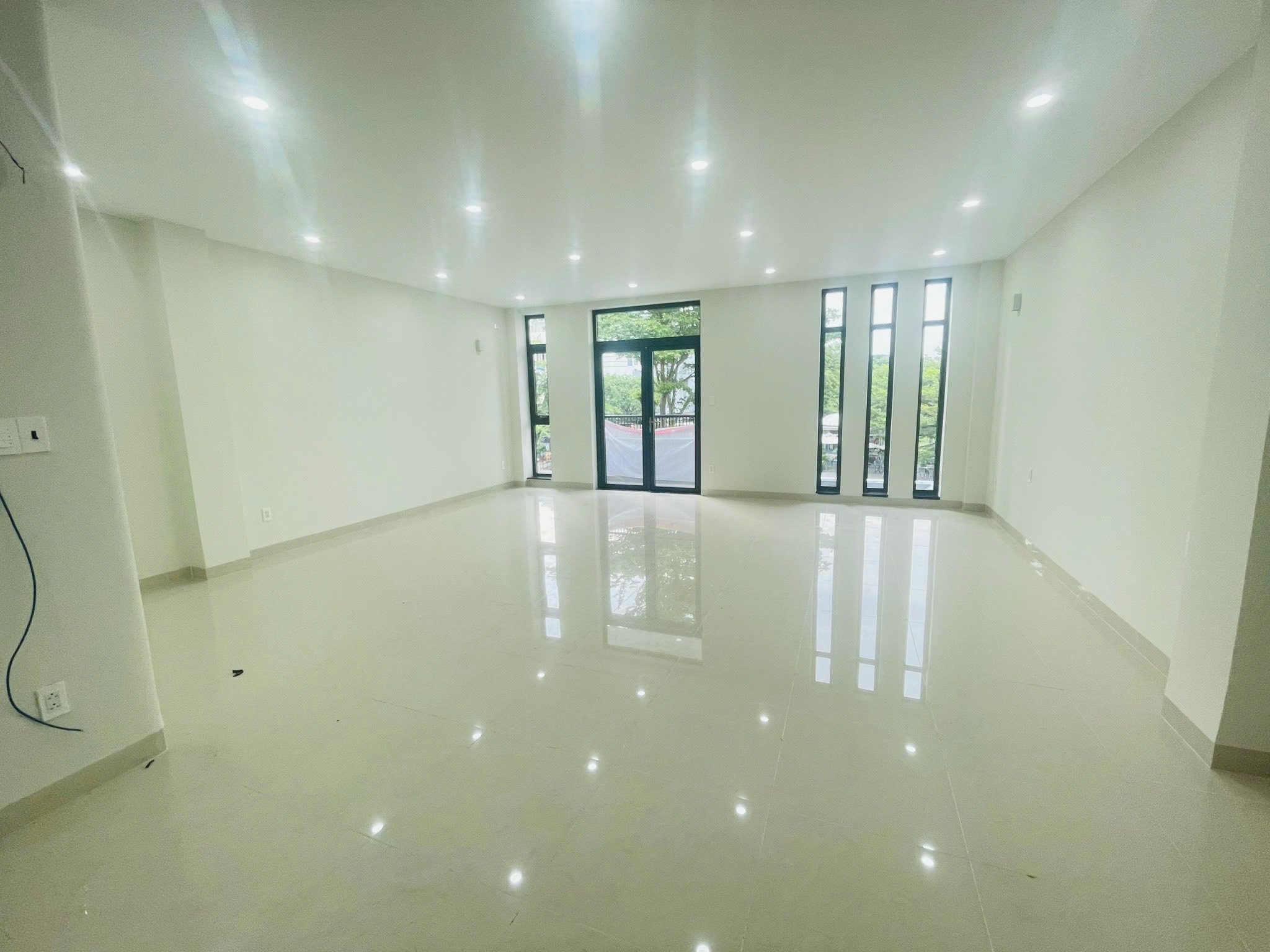 Cho thuê Nhà mặt tiền Phường Phước Long B, Quận 9, Diện tích 175m², Giá 40 Triệu/tháng