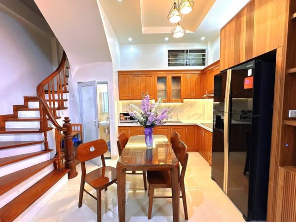 Nhà mới đẹp như tranh – 5 tầng kiên cố – lô góc cực kỳ thoáng sáng, không lỗi phong thủy. Lai Xá _