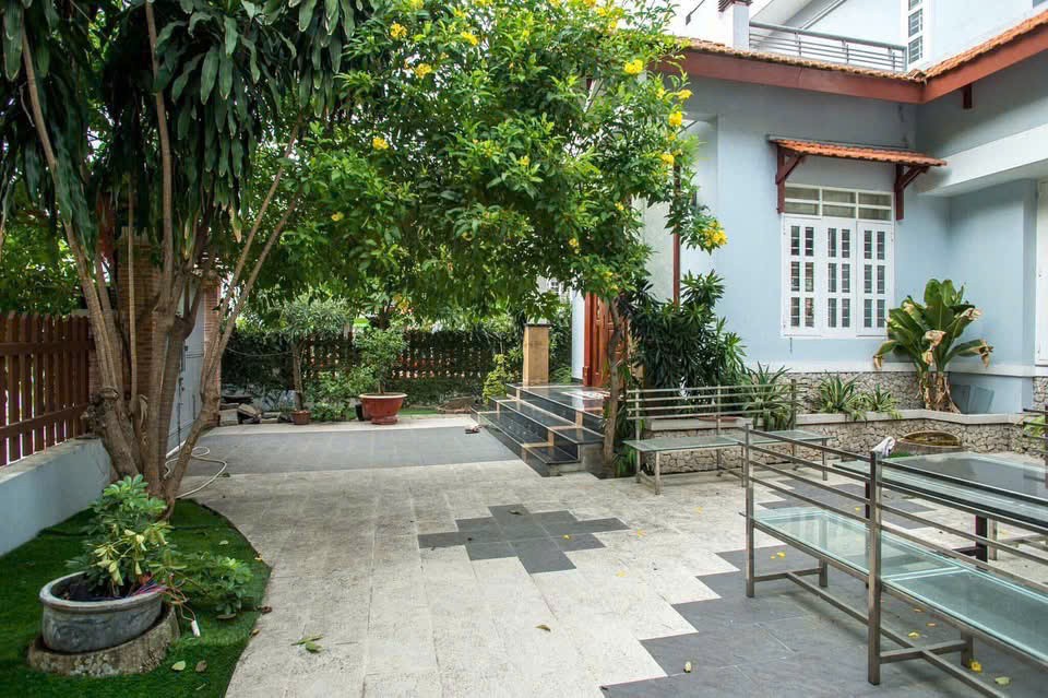 Cho thuê Biệt thự đường 10, Phường Hiệp Bình Chánh, Diện tích 600m², Giá 50 Triệu/tháng
