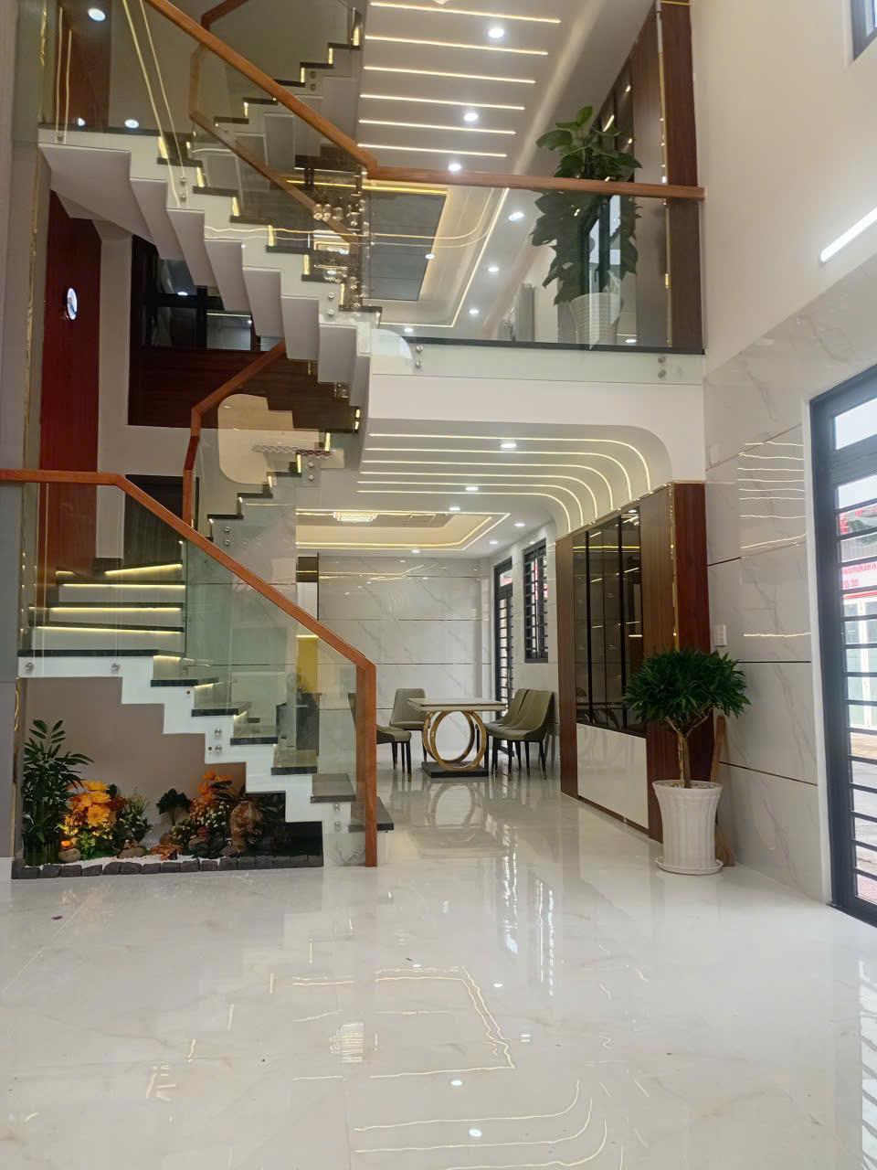 Góc 2 MT Hxh – Chiến Lược - Bình Trị Đông - Bình Tân - 71m2 - 5T - 5PN – Chỉ 7Ty
