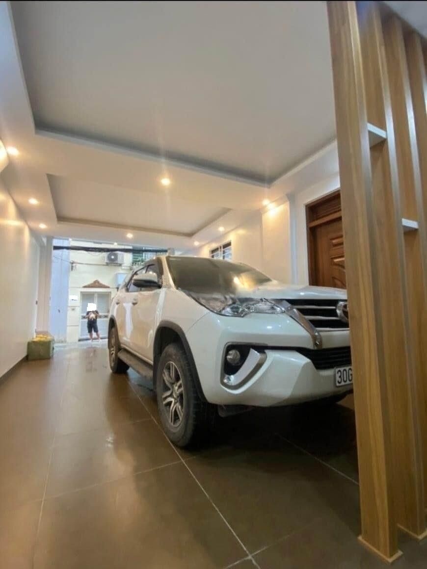 Bán nhà trung tâm Hoài Đức, khu đô thị Hinode Royal Park 42M 5 Tầng, gara ô tô, kinh doanh 2