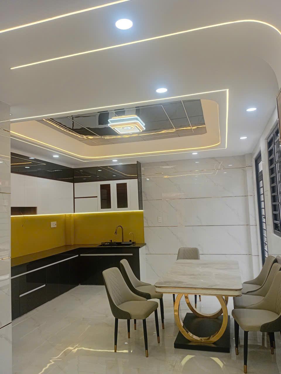 Góc 2 MT Hxh – Chiến Lược - Bình Trị Đông - Bình Tân - 71m2 - 5T - 5PN – Chỉ 7Ty 2