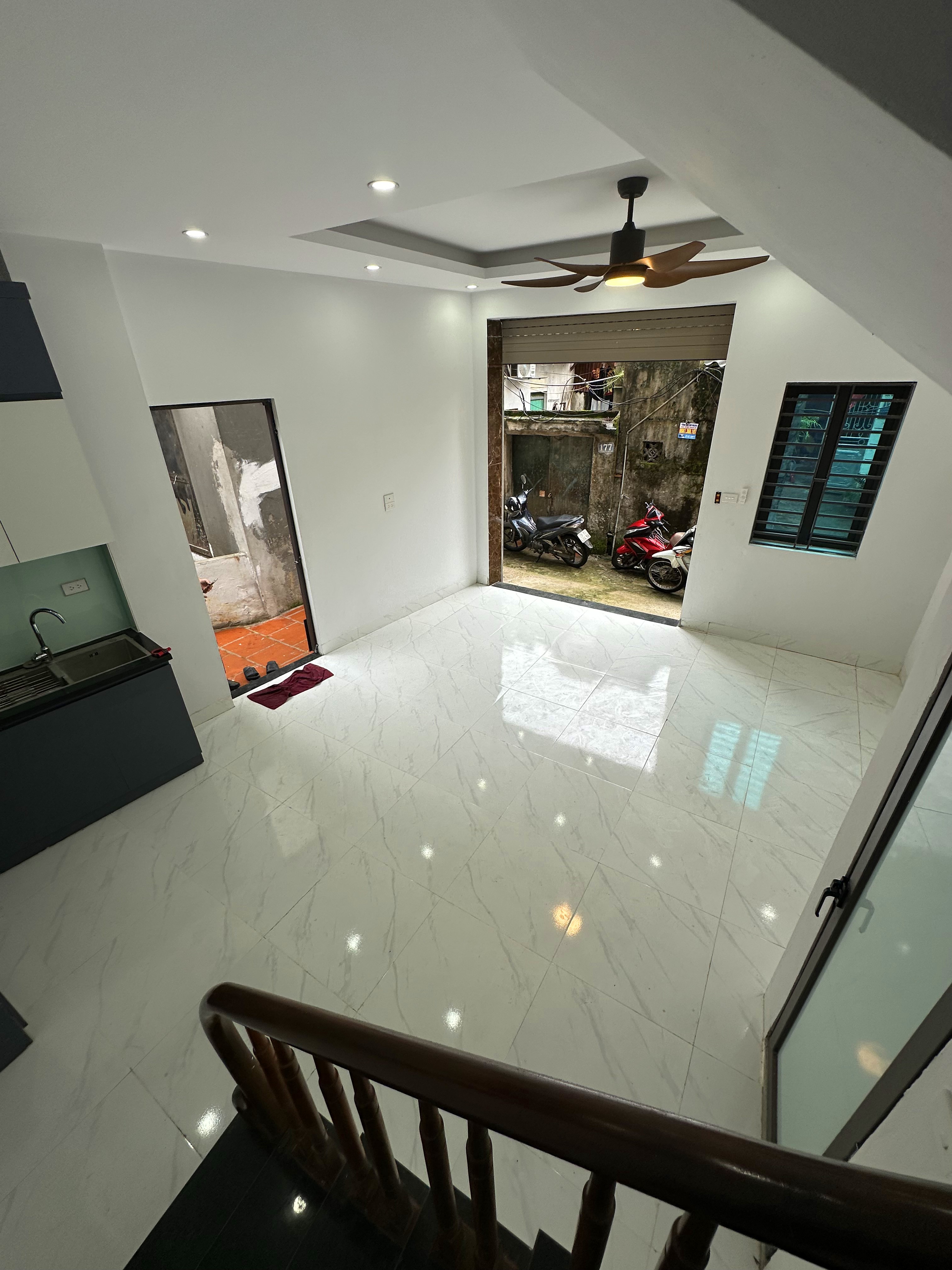 Sở hữu nhà Đa Sỹ, lô góc 5 tầng mới, gần sân bóng, bể bơi Đa Sỹ. Giá chỉ 5 tỷ 2