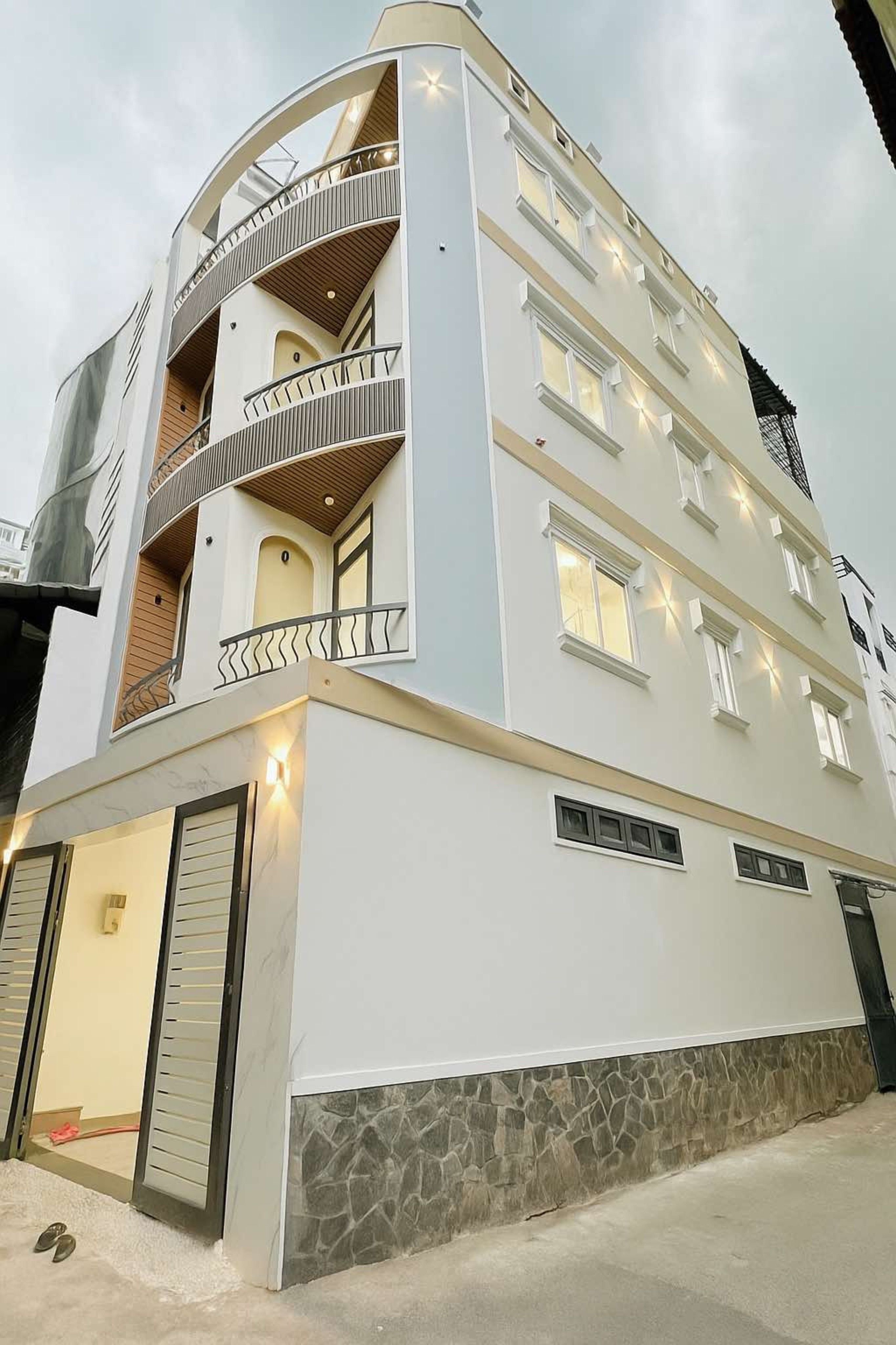 NHÀ ĐẸP NGUYỄN ĐÌNH CHÍNH PHÚ NHUẬN - HẺM Ô TÔ - TRỆT 3 LẦU 5 PN 56m² -12.9 TỶ 2