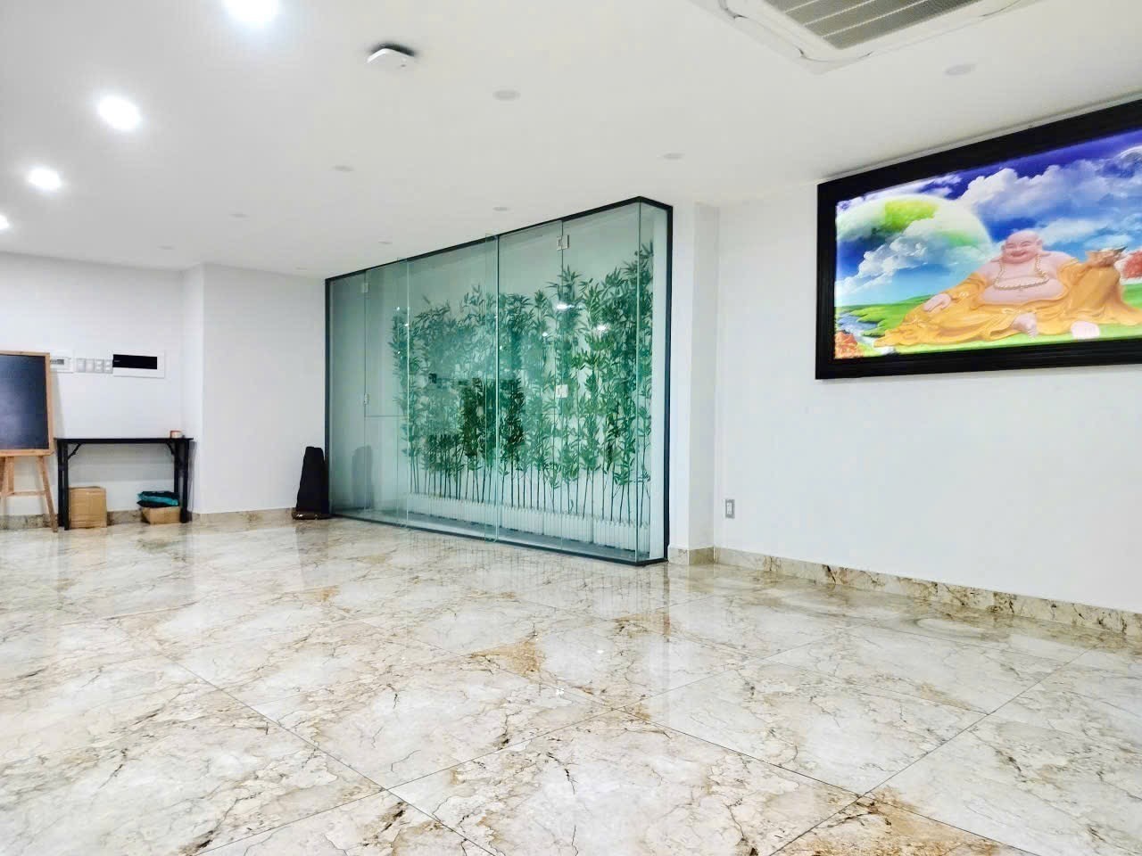 BÁN GẤP TOÀ NHÀ VĂN PHÒNG 8 TẦNG - DT 190m2 NỞ HẬU - MẶT TIỀN ĐƯỜNG NGUYỄN VĂN NGHI 5