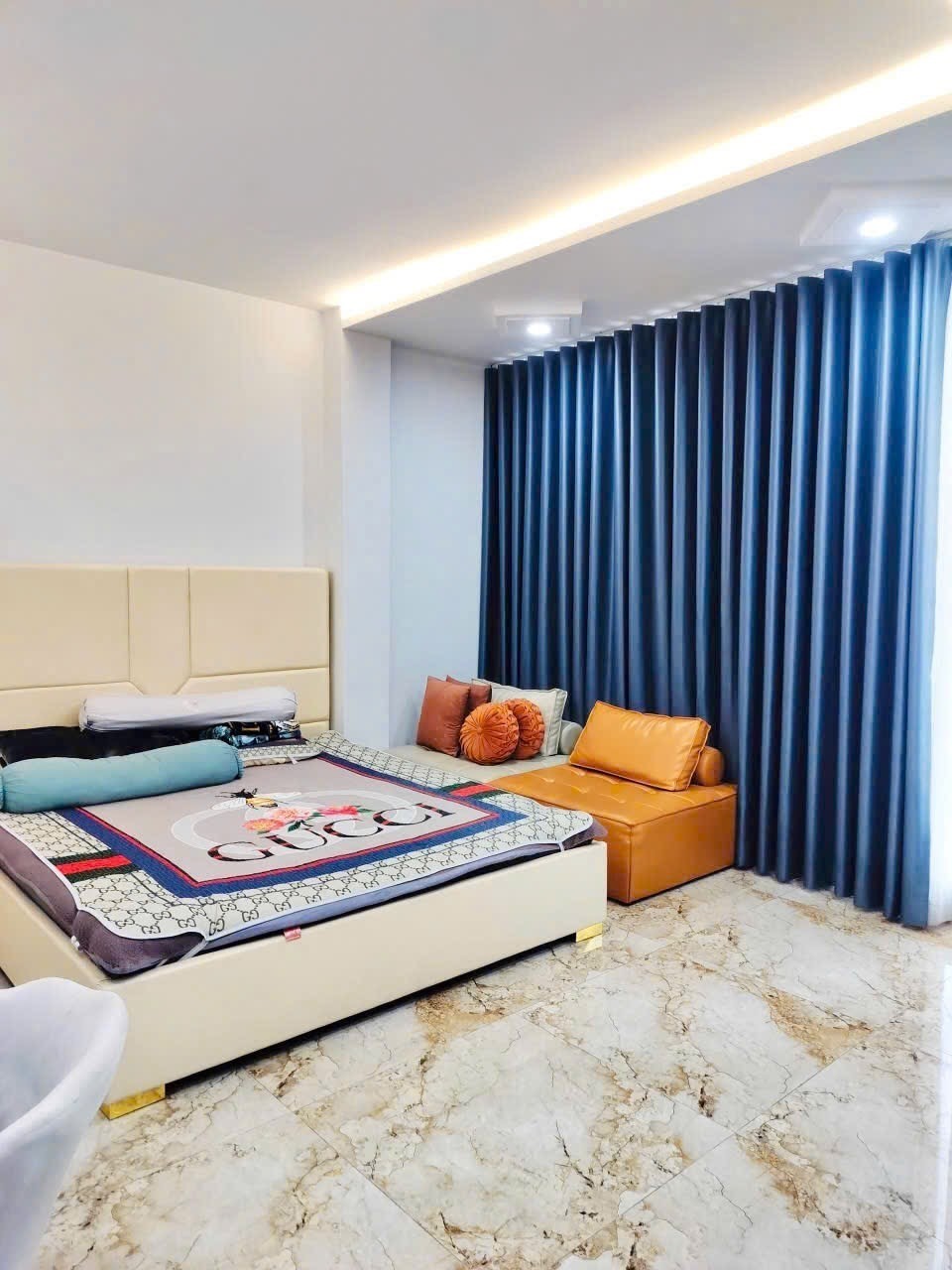 BÁN GẤP TOÀ NHÀ VĂN PHÒNG 8 TẦNG - DT 190m2 NỞ HẬU - MẶT TIỀN ĐƯỜNG NGUYỄN VĂN NGHI 2