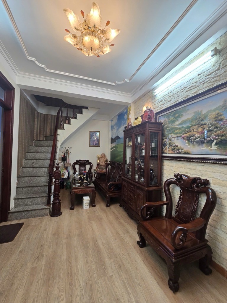 Bán nhà Kim Mã, Ba Đình, lô góc 2 thoáng, ngõ thông ô tô, 31m2, 6 tầng, Mt 4.8m, 14.4 tỷ