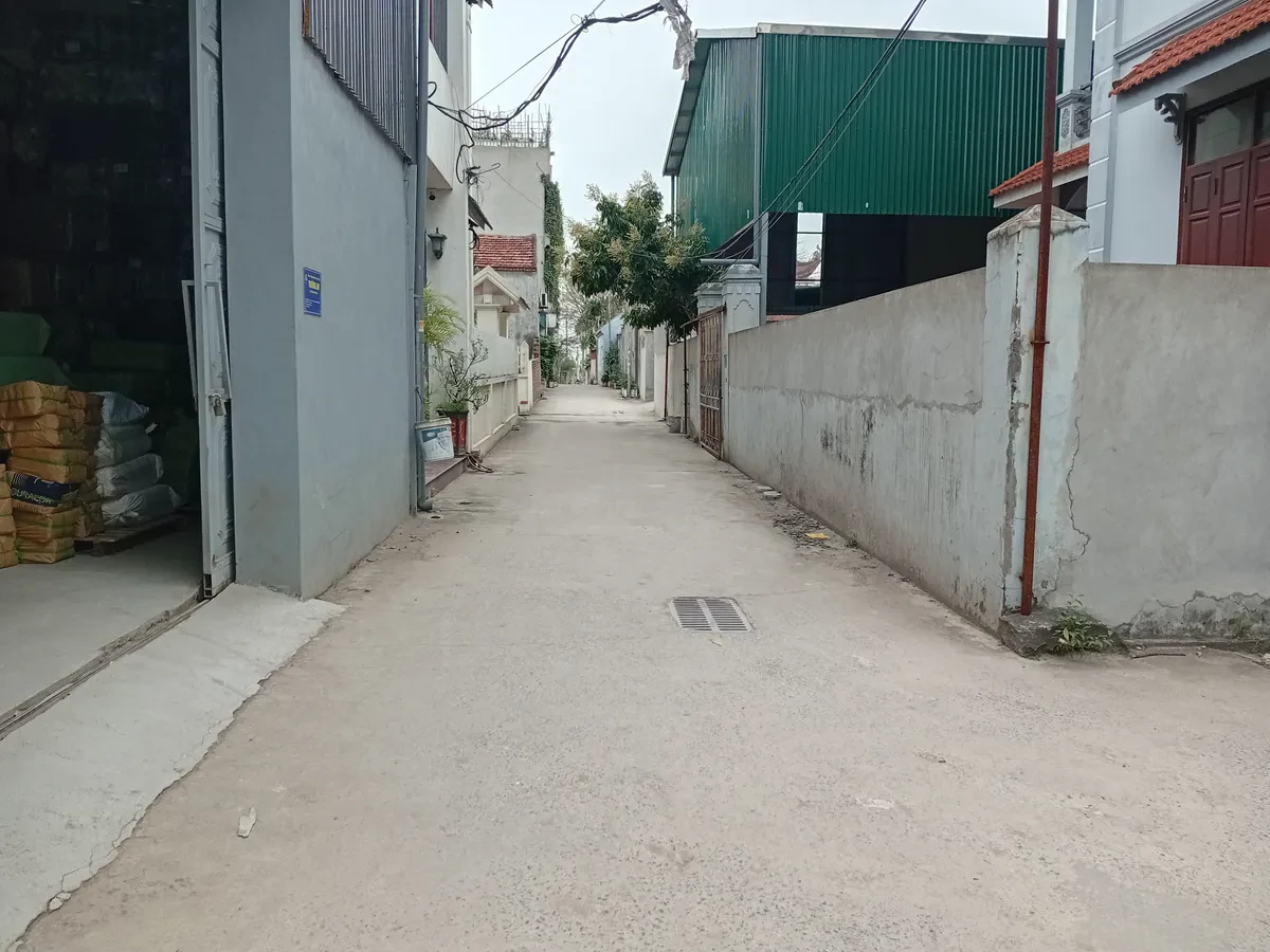 NHÀ MẶT NGÕ-LÔ GÓC-5 TẠ ĐỖ CỬA-40M RA ÔTÔ TRÁNH-67M 3T 10xTỶ-BÁT KHỐI LONG BIÊN
