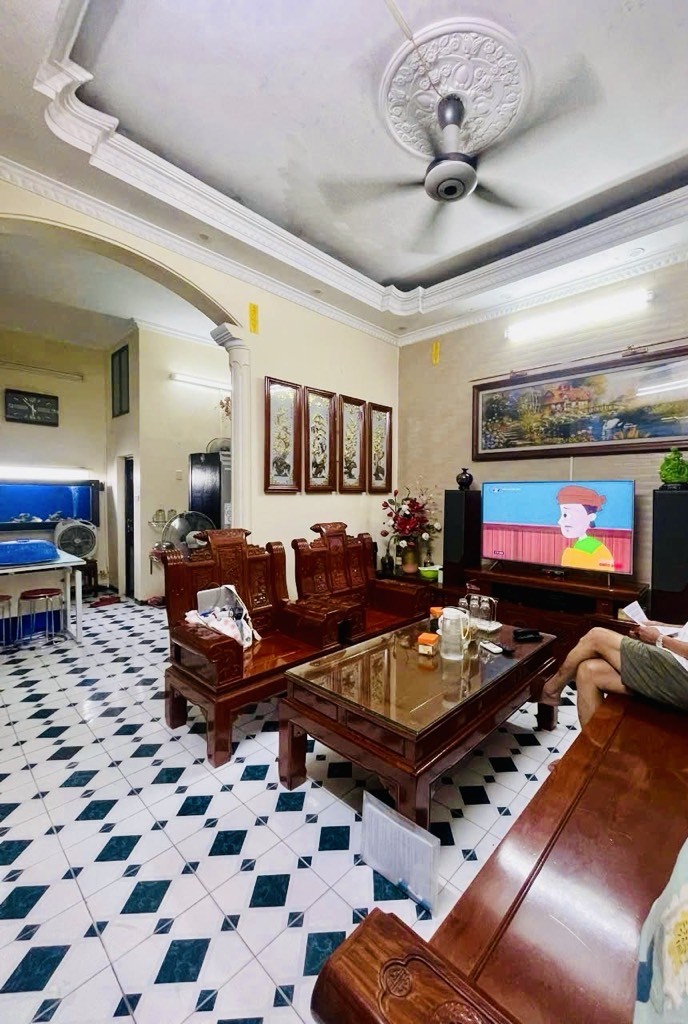 Cần bán Nhà mặt tiền đường Kim Ngưu, Phường Thanh Nhàn, Diện tích 58m², Giá 12.8 Tỷ 2