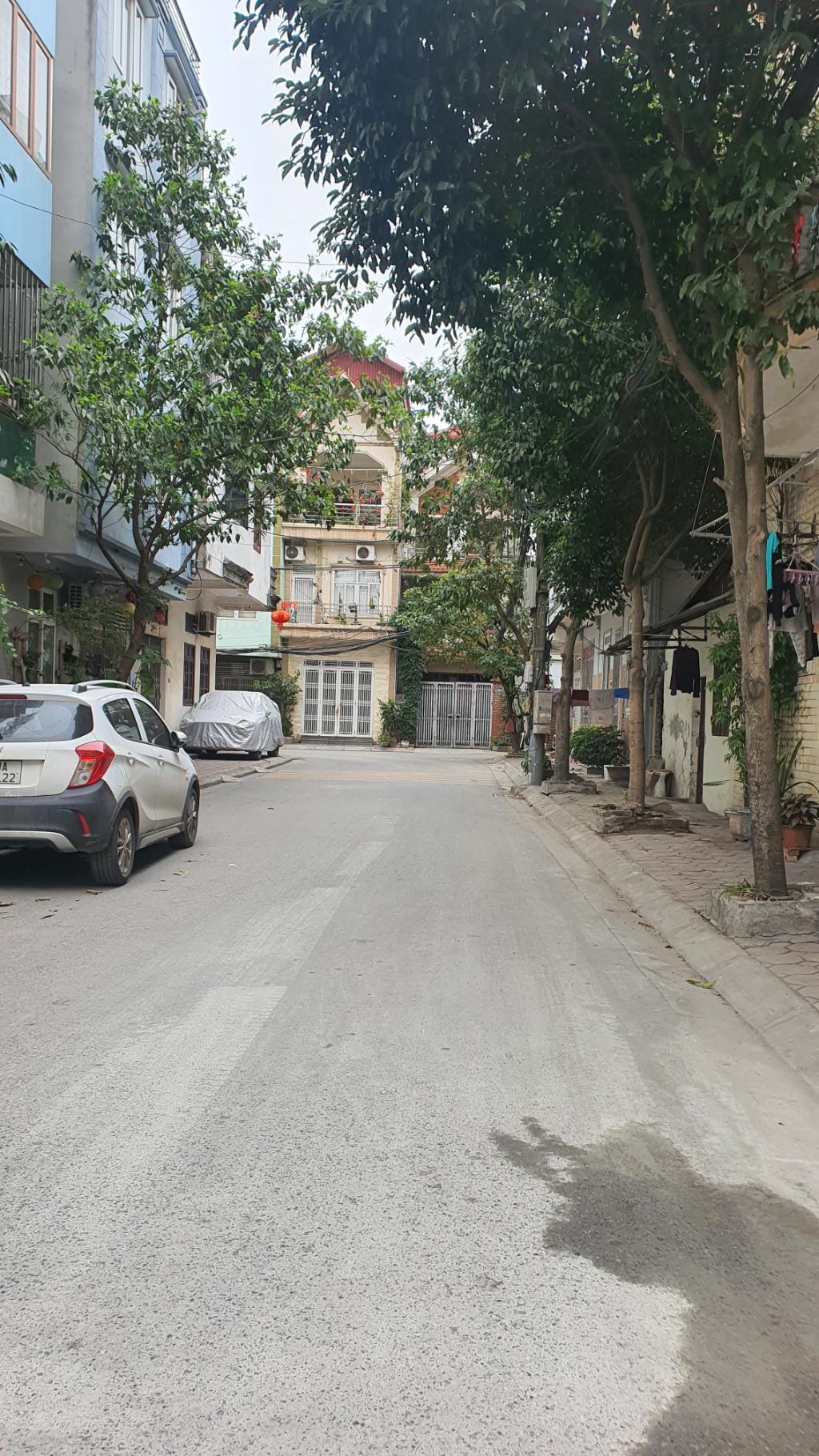PHÚC ĐỒNG,LONG BIÊN 19tỷ 85m MẶT TIỀN 5.5, SẴN 5 TẦNG Ô TÔ GARA 2
