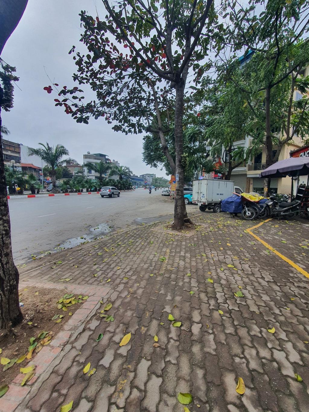 MẶT PHỐ TRẦN KHÁT CHÂN,HAI BÀ TRƯNG 27tỷ 35m MẶT TIỀN 5m,VỈA HÈ KINH DOANH,HIẾM NHÀ BÁN 3