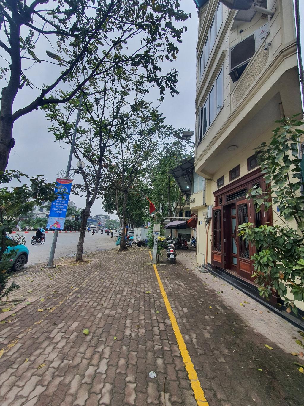 MẶT PHỐ TRẦN KHÁT CHÂN,HAI BÀ TRƯNG 27tỷ 35m MẶT TIỀN 5m,VỈA HÈ KINH DOANH,HIẾM NHÀ BÁN 2
