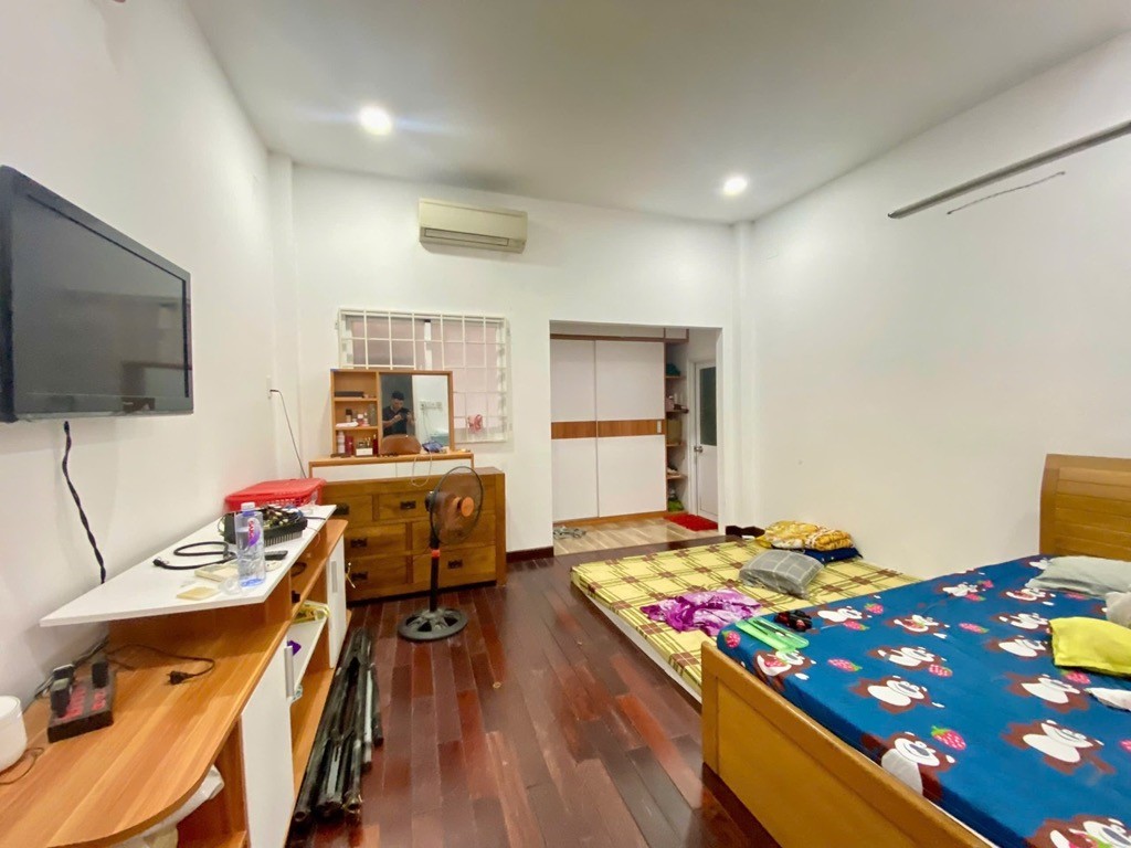 Mặt tiền xe hơi Âu Dương Lân 8x20  làm CHDV hoặc xây ở chỉ 9 tỷ 9 3