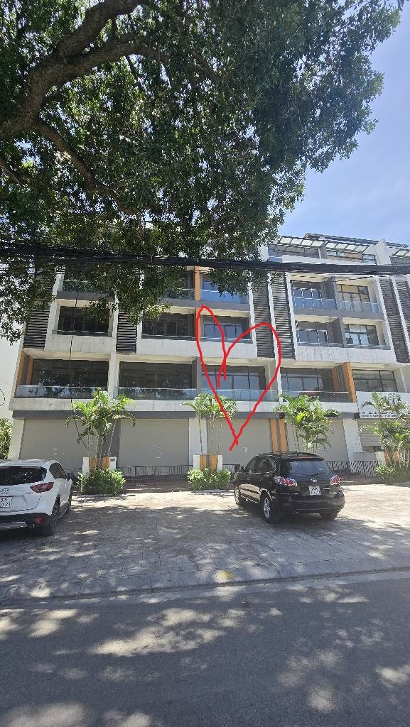 ĐỨC GIANG,LONG BIÊN 23tỷ 95m MẶT TIỀN 5m MẶT NGÕ Ô DỪNG ĐỖ,VỈA HÈ RỘNG