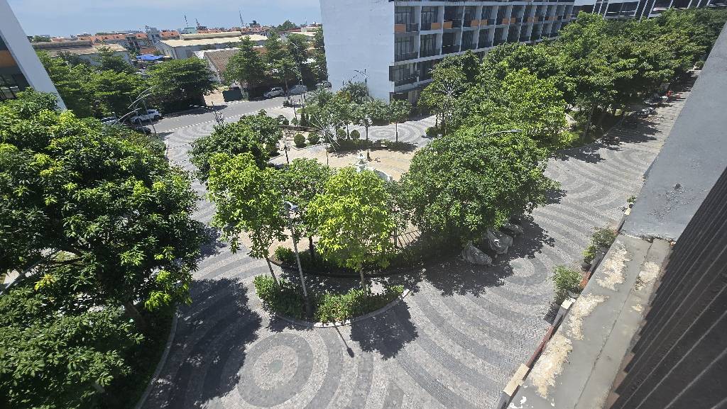 ĐỨC GIANG,LONG BIÊN 23tỷ 95m MẶT TIỀN 5m MẶT NGÕ Ô DỪNG ĐỖ,VỈA HÈ RỘNG 4