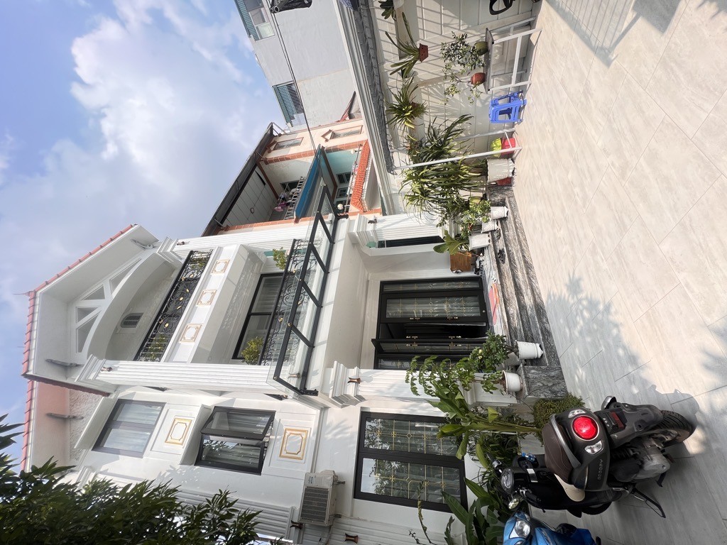 PHỐ HOA LÂM,LONG BIÊN 18tỷ 130m,NHÀ ĐẸP XÂY Ở KIÊN CỐ,GẦN PHỐ 2
