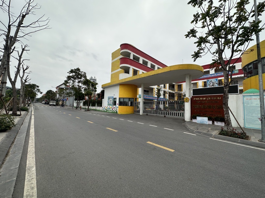 THẠCH BÀN,LONG BIÊN 18tỷ 155m MẶT TIỀN 5m GARA OTO,THANG MÁY,NHÀ DÂN XÂY ĐẸP 3